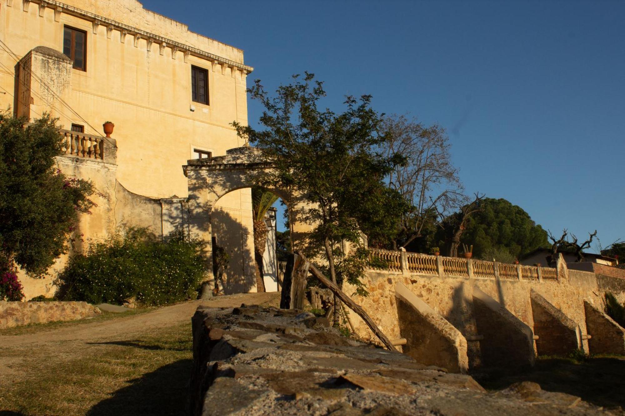 Can Rovira - Stunning Neoclassical Mansion, Just 20 Min Drive From Barcelona City Center, Ideal For Groups And Families Alella Ngoại thất bức ảnh