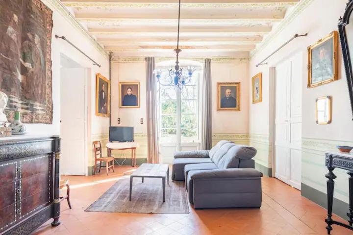 Can Rovira - Stunning Neoclassical Mansion, Just 20 Min Drive From Barcelona City Center, Ideal For Groups And Families Alella Ngoại thất bức ảnh